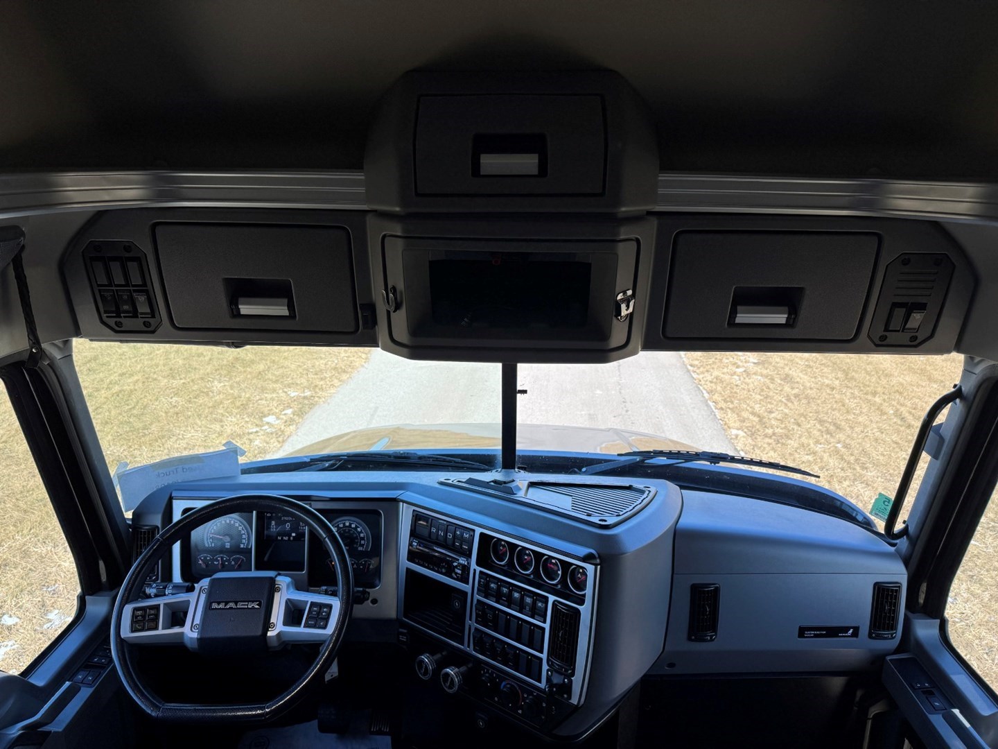 2020 MACK AN64T - USED TRUCKS SLEEPER - image 22